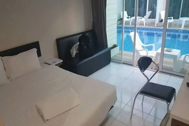 1st Floor Pool Access
