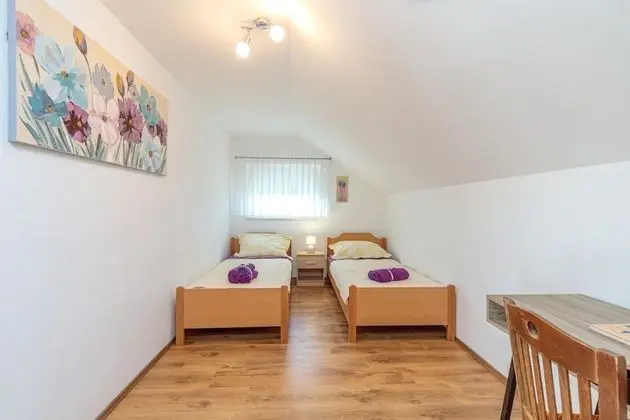 Family Ev, Birden Çok Yatak, Bahçeli (Pool House Klara With Sauna)