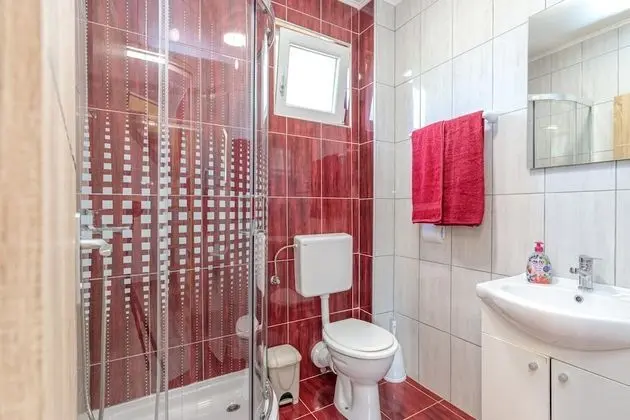 Family Ev, Birden Çok Yatak, Bahçeli (Pool House Klara With Sauna)