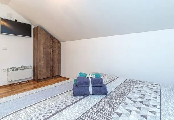 Family Ev, Birden Çok Yatak, Bahçeli (Pool House Klara With Sauna)