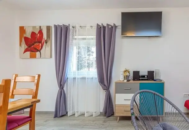 Family Ev, Birden Çok Yatak, Bahçeli (Pool House Klara With Sauna)