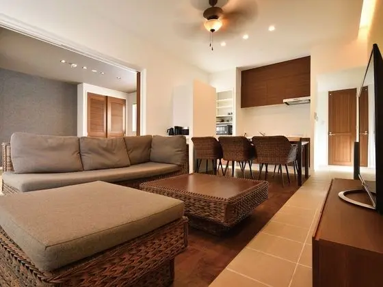 Villa, Sigara İçilmez (Poolside BBQ)