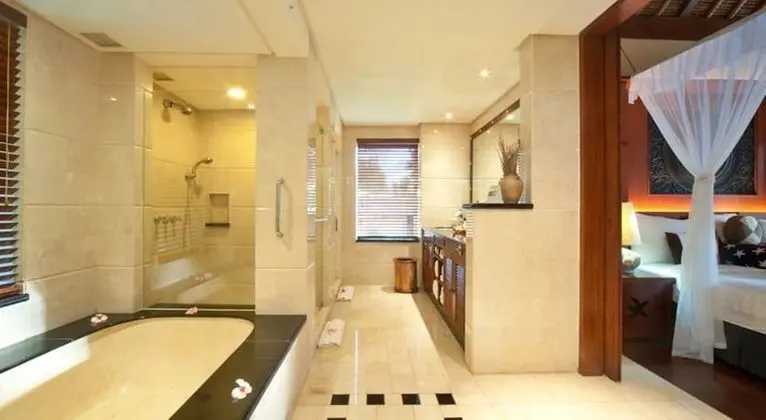 Pool Villa Club (Lagoon Swimming Pool with Private Jacuzzi)