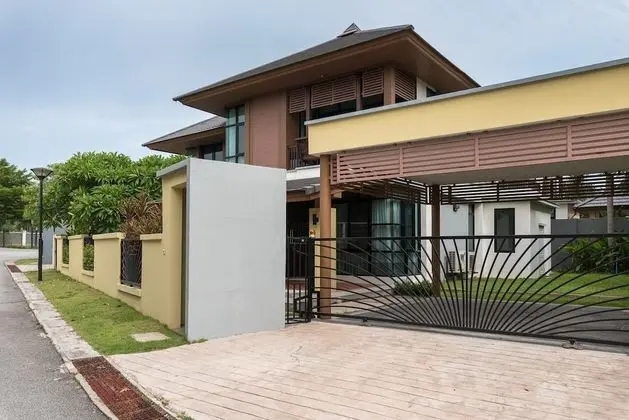 4-Bedroom Villa