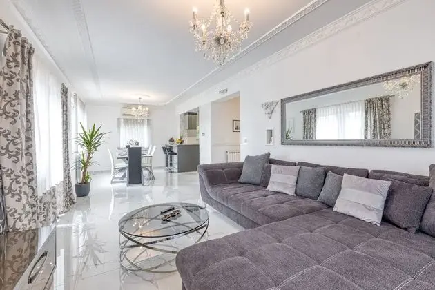 Family Villa, Birden Çok Yatak, Buzdolabı ve Mikrodalga, Bahçeli (Pool Villa Relax)