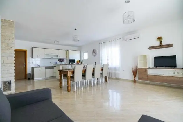 Family Villa, Birden Çok Yatak, 2 Banyolu, Bahçeli (Pool Villa Sofija)