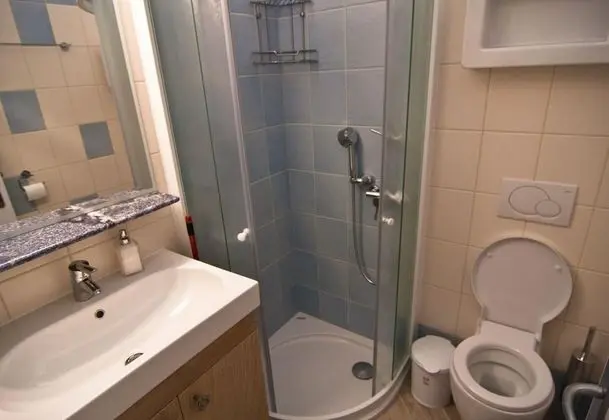 Honeymoon Apart Daire, 1 Çift Kişilik Yatak, Bahçeli (Pool Studio Debeli Rtič 1)