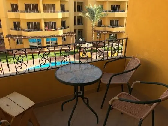 Apart Daire, 1 Yatak Odası, Havuz Manzaralı