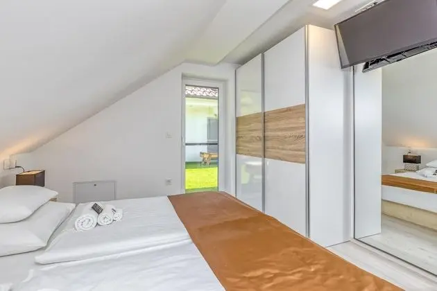 Family Villa, Birden Çok Yatak, 2 Banyolu, Bahçeli (Pool & Whirlpool Villa Art-Pe Four)