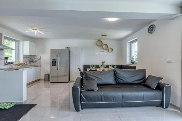 Family Villa, Birden Çok Yatak, 2 Banyolu, Bahçeli (Pool & Whirlpool Villa Art-Pe Four)