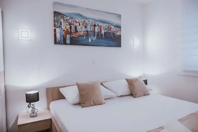 One-Bedroom Apartment with Terrace