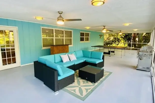Ev (Chapel Hill - Poolside Retreat II)