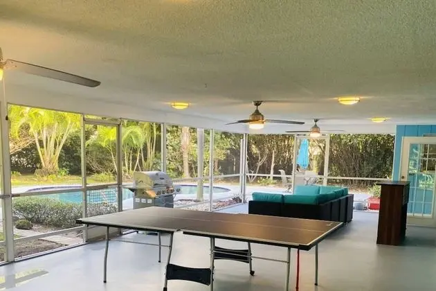 Ev (Chapel Hill - Poolside Retreat II)