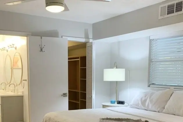 Ev (Chapel Hill - Poolside Retreat II)