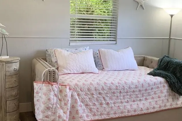 Ev (Chapel Hill - Poolside Retreat II)