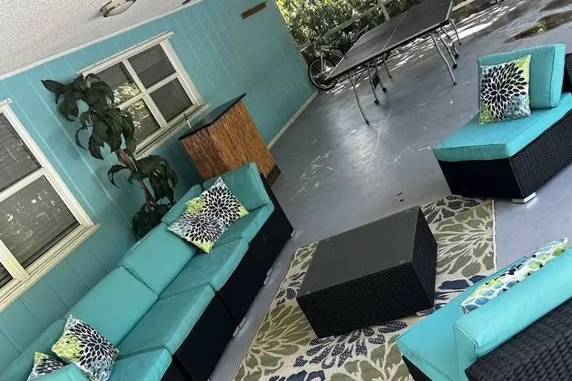 Ev (Chapel Hill - Poolside Retreat II)