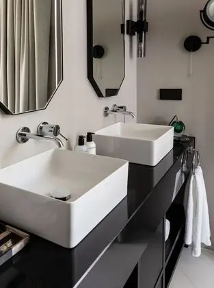 Luxury Tek Büyük Yataklı Oda