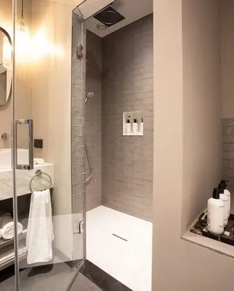 Luxury Tek Büyük Yataklı Oda