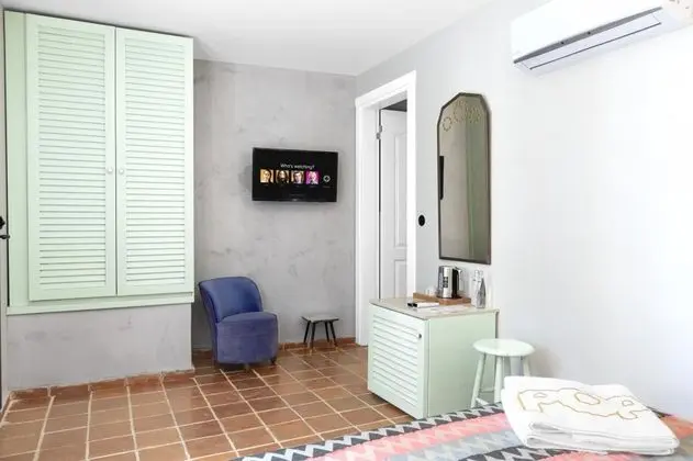 Standart Oda, Sokak Manzaralı, Giriş Katı