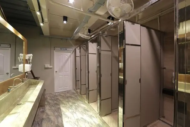 Female 8 Beds Dorm