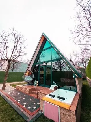 Pop Suit Bungalow