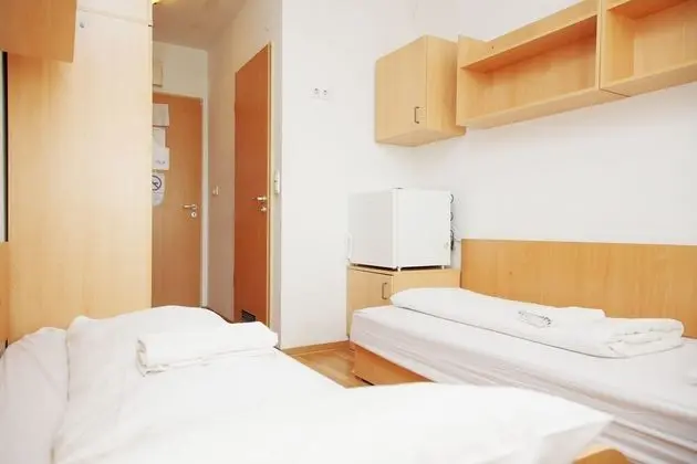 Standard Üç Kişilik Oda, Bahçe Manzaralı