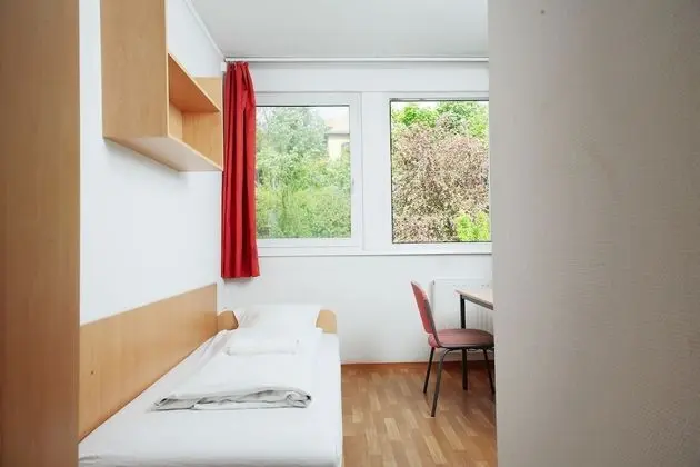 Standard Üç Kişilik Oda, Bahçe Manzaralı