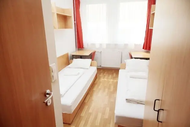 Standard Üç Kişilik Oda, Bahçe Manzaralı