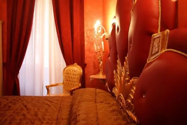 Junior Süit (Rosso / Beige)