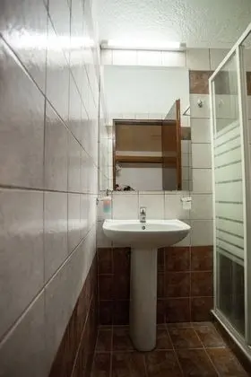 Büyük Yataklı Tek Kişilik Oda