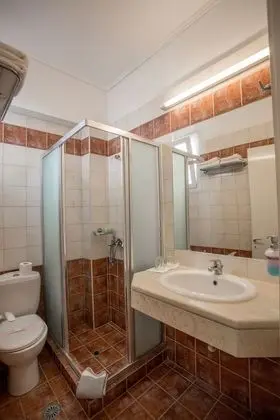 Üç Kişilik Oda