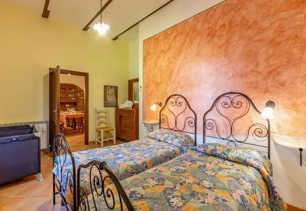 Family Apart Daire, Birden Çok Yatak, Bahçeli (Poppy apt with shared pool)