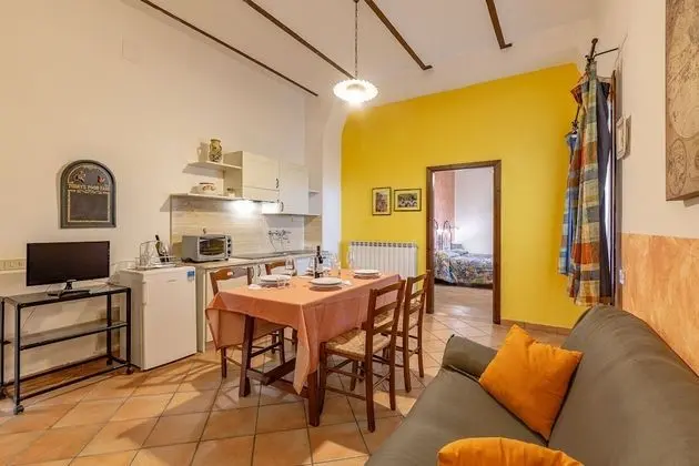 Family Apart Daire, Birden Çok Yatak, Bahçeli (Poppy apt with shared pool)