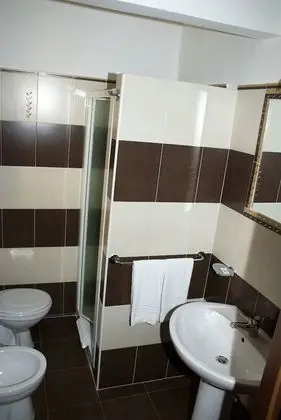 Dört Kişilik Oda, Özel Banyo