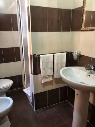 Dört Kişilik Oda, Özel Banyo