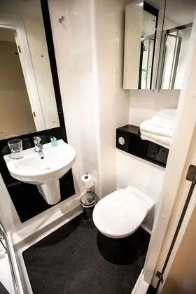 Oda, 1 Çift Kişilik Yatak