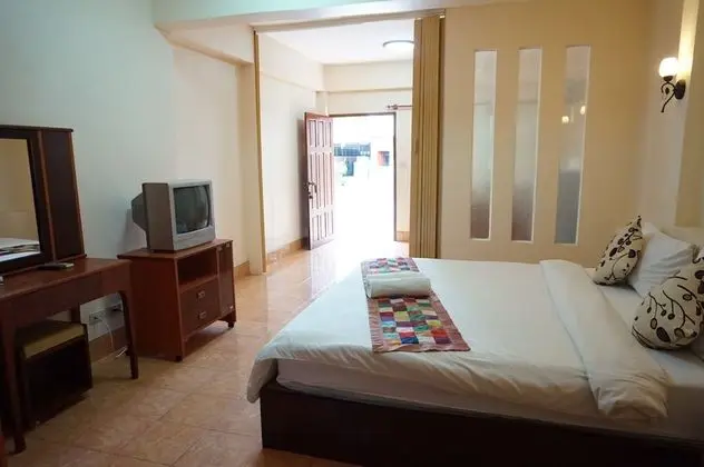 1 Bedroom Apartment (Por Dee)