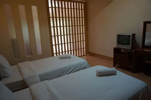 1 Bedroom Apartment (Por Dee)