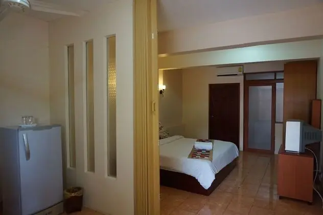 1 Bedroom Apartment (Por Dee)