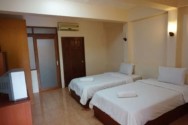 1 Bedroom Apartment (Por Dee)