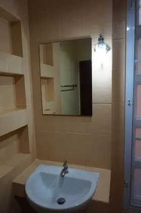 1 Bedroom Apartment (Por Dee)