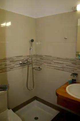 Üç Kişilik Oda, Deniz Manzaralı