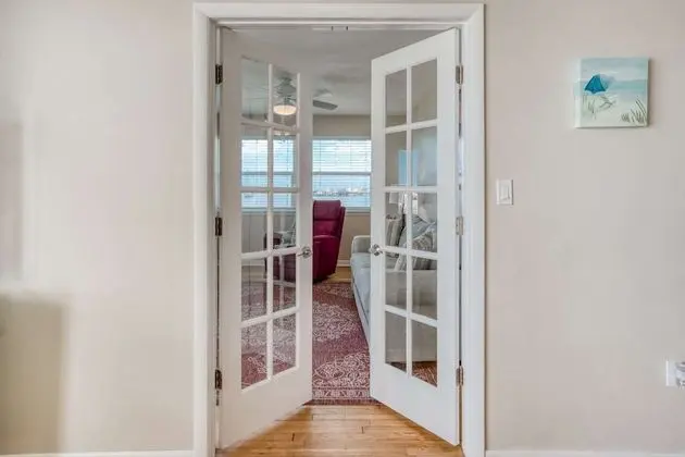 Ev (Porpoise Point)