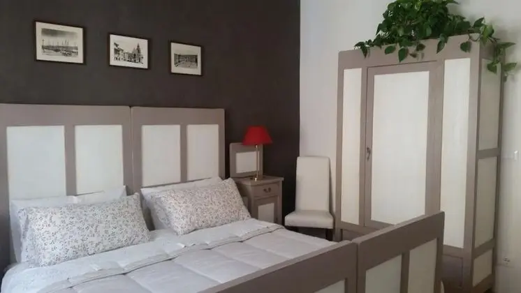 Tek Büyük Yataklı Oda, Ortak Banyo