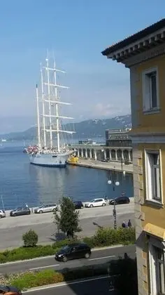 Tek Büyük Yataklı Oda, Ortak Banyo