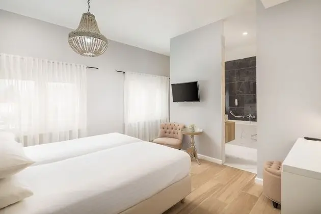 Deluxe Junior Suite
