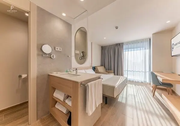Üç Kişilik Oda, Teras (LT, 1 adult + 2 child)