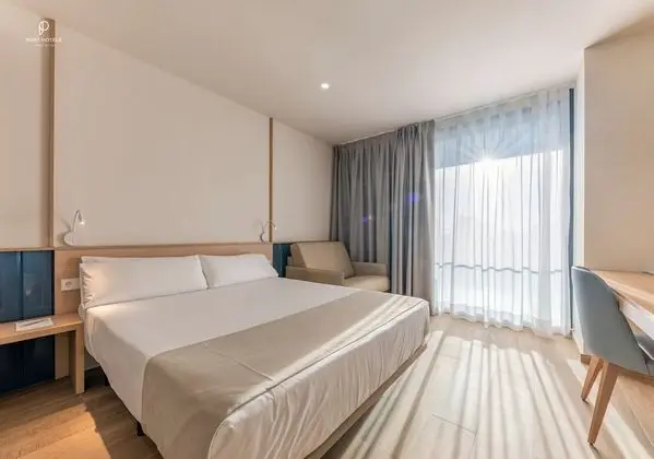 Üç Kişilik Oda, Teras (LT, 2 adults + 1 child)