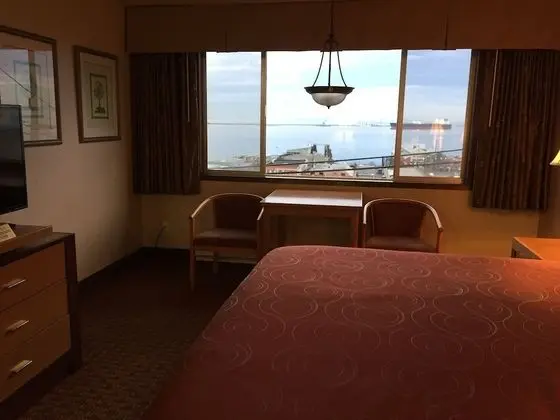 Standard Room 1 King Harbor View