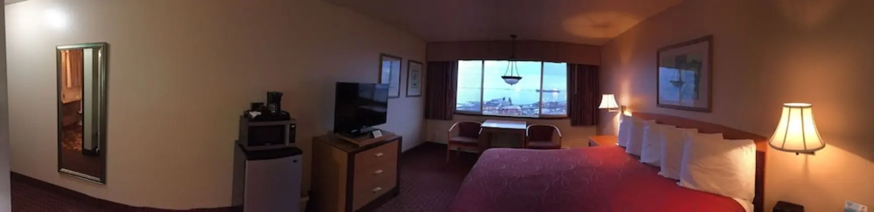 Standard Room 1 King Harbor View